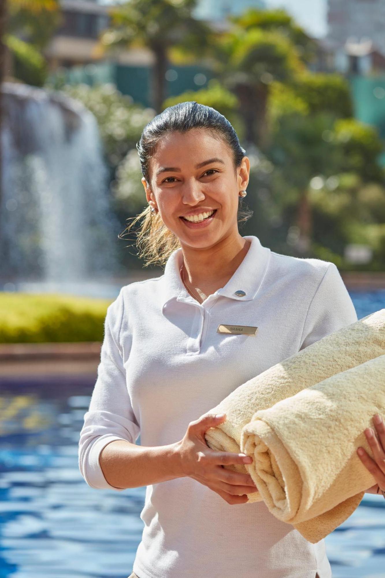 Mandarin Oriental, Santiago Hotel Ngoại thất bức ảnh A Disney cast member at Walt Disney World
