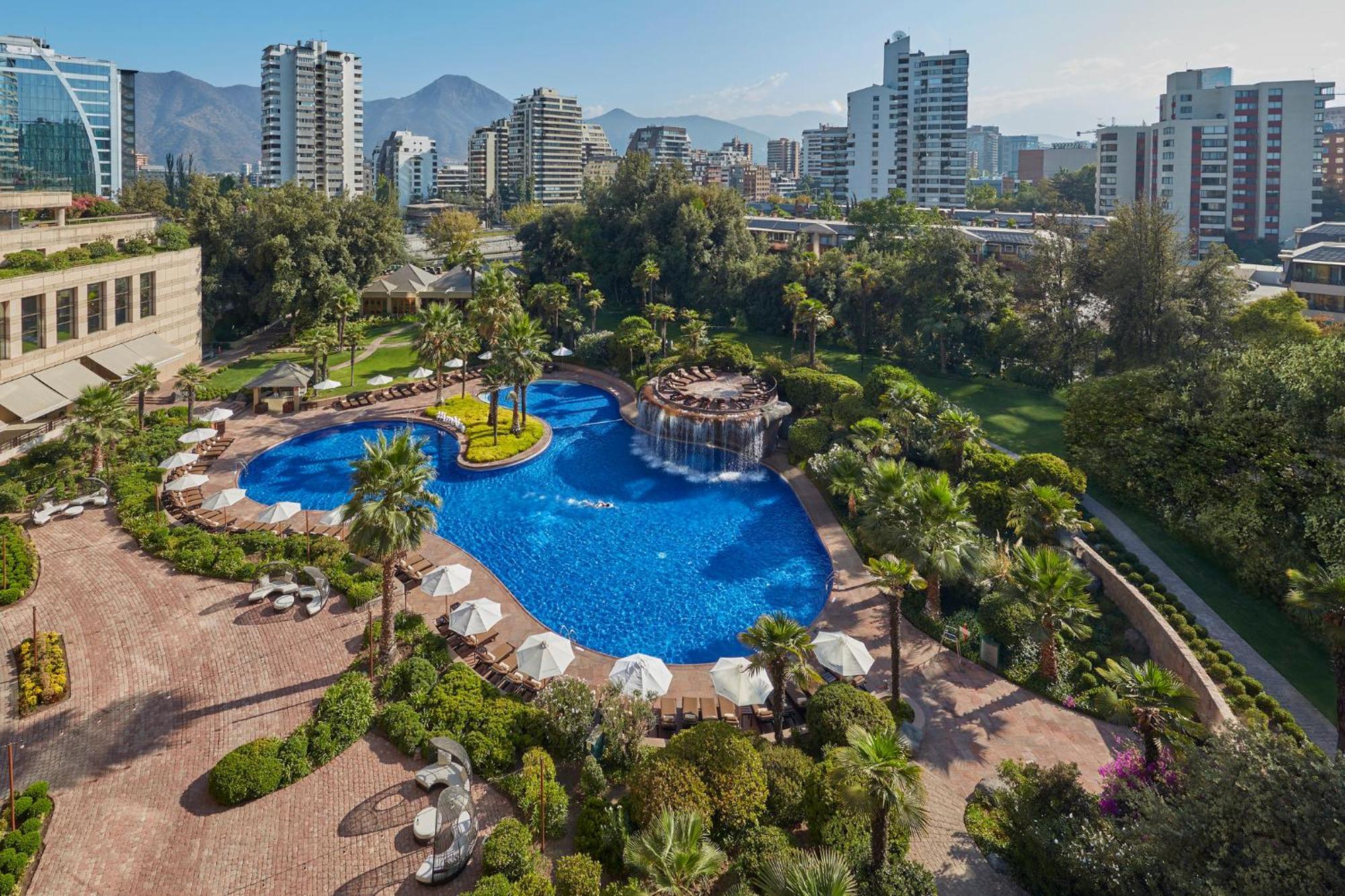 Mandarin Oriental, Santiago Hotel Ngoại thất bức ảnh The pool at the JW Marriott Santiago